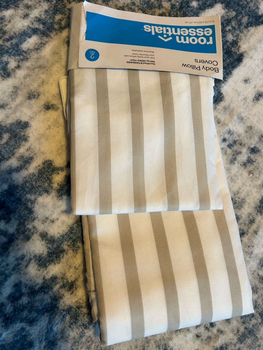 Room Essentials • 1 Body Pillow Cover • White & Tan Pattern • - Picture 4 of 4